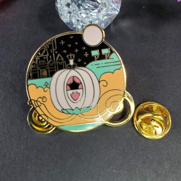 Cinderella Carriage Lapel Pin Pumpkin Princess Accessories Brooch Badge Jewelry - Picture 2 of 6